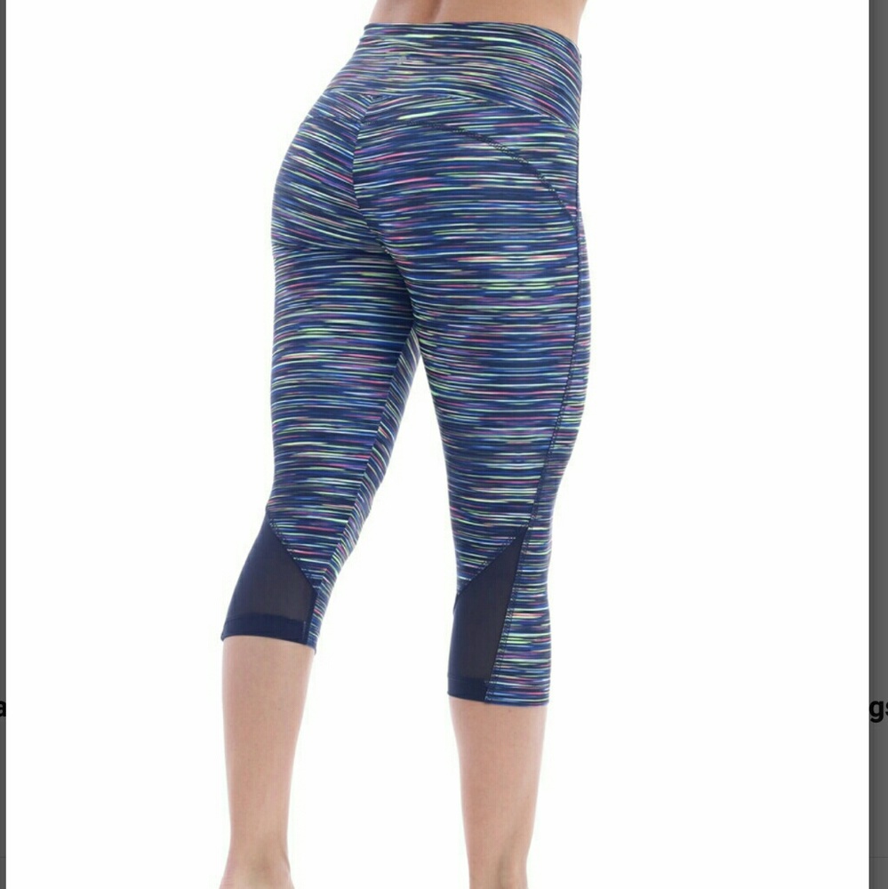 ■Bally■ (8/10) Capri Workout Leggings - Picture 2 of 7